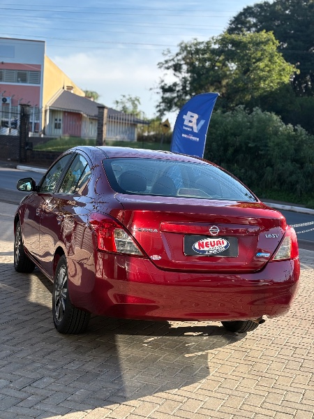 NISSAN VERSA 1.6 16V SV XTRONIC 2018 2018/2018 NEURI VEÍCULOS LAJEADO / Carros no Vale