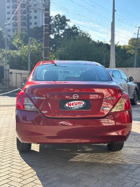 NISSAN VERSA 1.6 16V SV XTRONIC 2018 2018/2018 NEURI VEÍCULOS LAJEADO / Carros no Vale