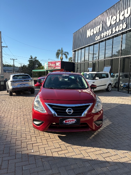 NISSAN VERSA 1.6 16V SV XTRONIC 2018 2018/2018 NEURI VEÍCULOS LAJEADO / Carros no Vale