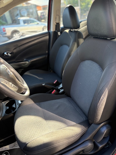 NISSAN VERSA 1.6 16V SV XTRONIC 2018 2018/2018 NEURI VEÍCULOS LAJEADO / Carros no Vale