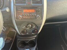 NISSAN VERSA 1.6 16V SV XTRONIC 2018 2018/2018 NEURI VEÍCULOS LAJEADO / Carros no Vale
