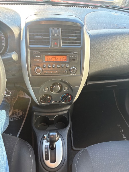 NISSAN VERSA 1.6 16V SV XTRONIC 2018 2018/2018 NEURI VEÍCULOS LAJEADO / Carros no Vale