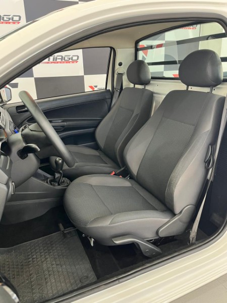VOLKSWAGEN SAVEIRO ROBUST 1.6 TOTAL FLEX 8V 2023/2023 TIAGO AUTOMÓVEIS VENÂNCIO AIRES / Carros no Vale