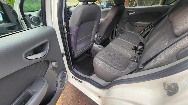 FIAT PALIO 1.4 MPI ATTRACTIVE 8V FLEX 4P MANUAL 2014/2015 FERNANDO AUTOMÓVEIS | REVENDA DE CARROS ARROIO DO MEIO ARROIO DO MEIO / Carros no Vale