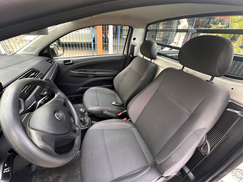 VOLKSWAGEN SAVEIRO 1.6 /2023 MENEGHINI VEÍCULOS ARROIO DO MEIO / Carros no Vale