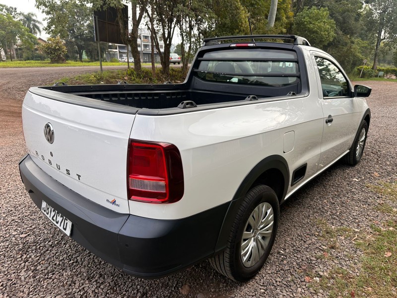 VOLKSWAGEN SAVEIRO 1.6 /2023 MENEGHINI VEÍCULOS ARROIO DO MEIO / Carros no Vale