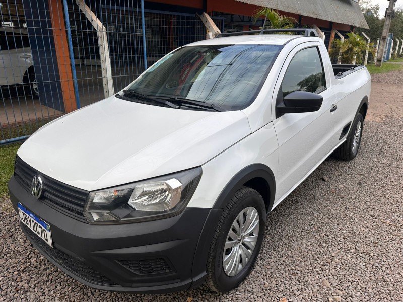 VOLKSWAGEN SAVEIRO 1.6 /2023 MENEGHINI VEÍCULOS ARROIO DO MEIO / Carros no Vale