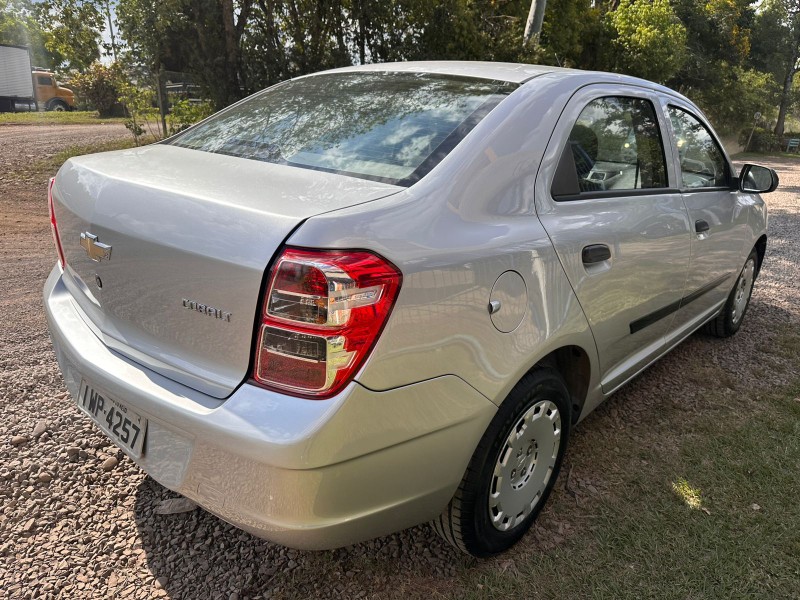 CHEVROLET COBALT 1.4 LS /2015 MENEGHINI VEÍCULOS ARROIO DO MEIO / Carros no Vale