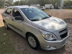 CHEVROLET COBALT 1.4 LS /2015 MENEGHINI VEÍCULOS ARROIO DO MEIO / Carros no Vale