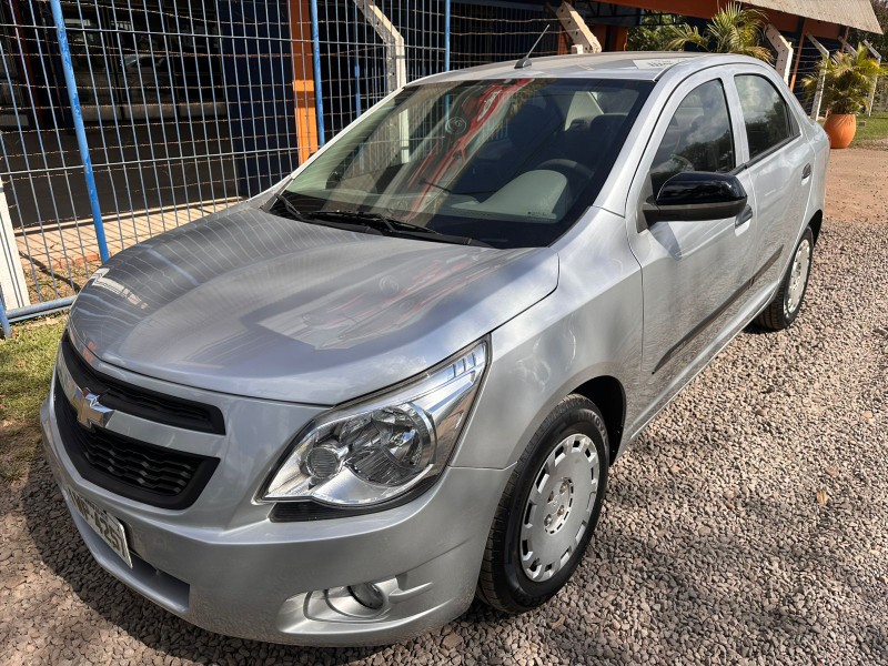 CHEVROLET COBALT 1.4 LS /2015 MENEGHINI VEÍCULOS ARROIO DO MEIO / Carros no Vale