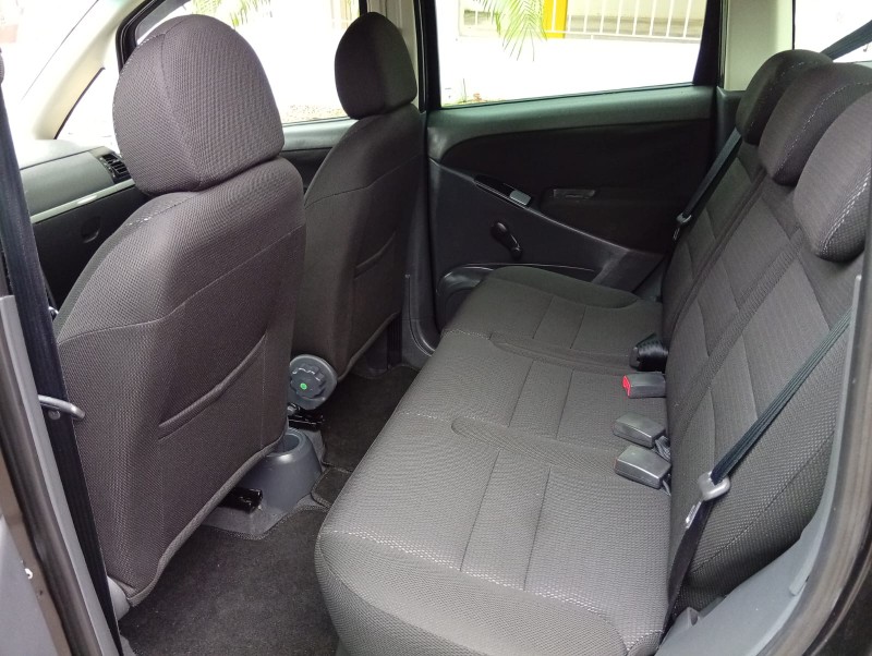 FIAT IDEA 1.4 ELX 8V 2005/2006 ALTERNATIVA VEÍCULOS LAJEADO / Carros no Vale