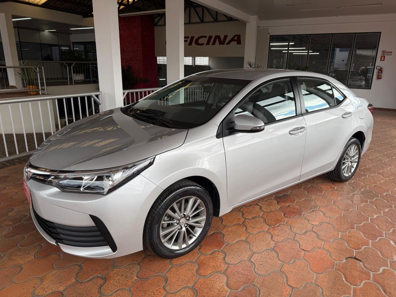 TOYOTA COROLLA 1.8 GLI UPPER 2019/2019 RIGAUTO VEÍCULOS VENÂNCIO AIRES / Carros no Vale