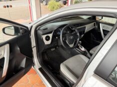 TOYOTA COROLLA 1.8 GLI UPPER 2019/2019 RIGAUTO VEÍCULOS VENÂNCIO AIRES / Carros no Vale