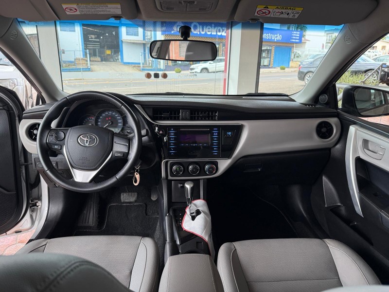 TOYOTA COROLLA 1.8 GLI UPPER 2019/2019 RIGAUTO VEÍCULOS VENÂNCIO AIRES / Carros no Vale