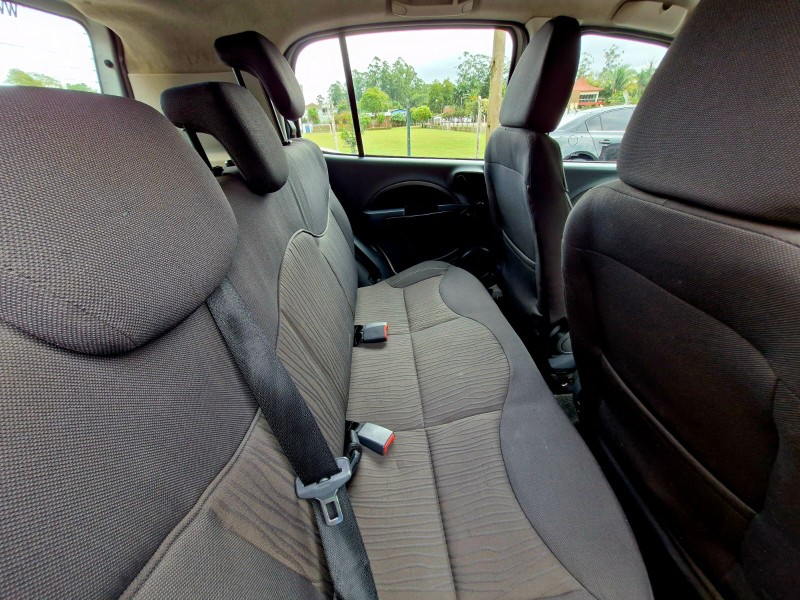 FIAT UNO 1.4 WAY 8V 2012/2012 CRUZEIRO MULTIMARCAS CRUZEIRO DO SUL / Carros no Vale