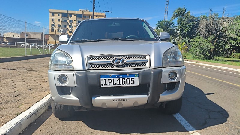 HYUNDAI TUCSON 2.0 16V MEC. 2007/2007 ADRIANO VEÍCULOS CRUZEIRO DO SUL / Carros no Vale