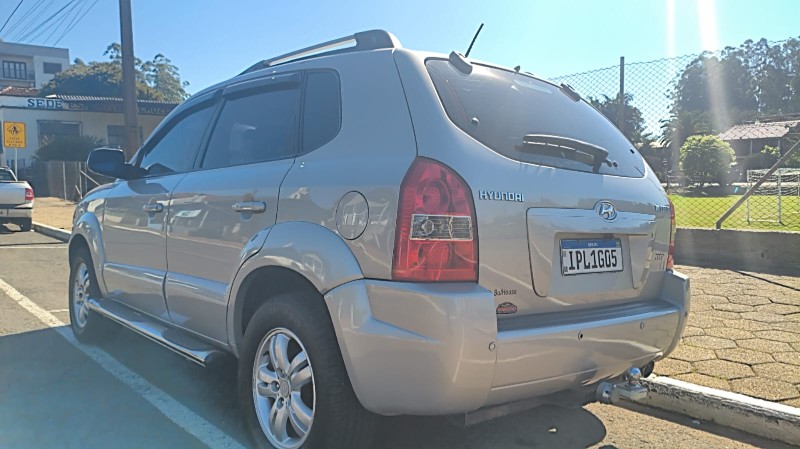 HYUNDAI TUCSON 2.0 16V MEC. 2007/2007 ADRIANO VEÍCULOS CRUZEIRO DO SUL / Carros no Vale