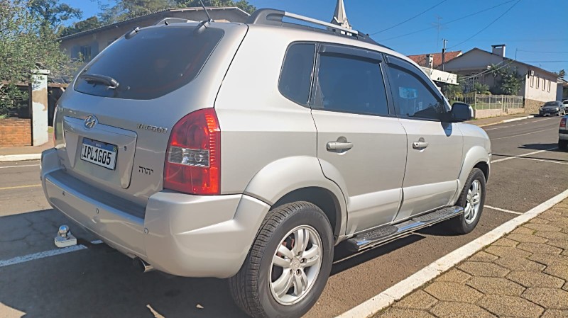 HYUNDAI TUCSON 2.0 16V MEC. 2007/2007 ADRIANO VEÍCULOS CRUZEIRO DO SUL / Carros no Vale