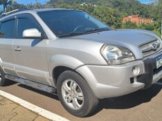 HYUNDAI TUCSON 2.0 16V MEC. 2007/2007 ADRIANO VEÍCULOS CRUZEIRO DO SUL / Carros no Vale
