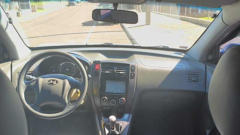 HYUNDAI TUCSON 2.0 16V MEC. 2007/2007 ADRIANO VEÍCULOS CRUZEIRO DO SUL / Carros no Vale