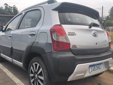 TOYOTA ETIOS 1.5 CROSS 2014/2015 ADRIANO VEÍCULOS CRUZEIRO DO SUL / Carros no Vale