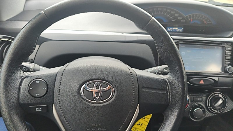 TOYOTA ETIOS 1.5 CROSS 2014/2015 ADRIANO VEÍCULOS CRUZEIRO DO SUL / Carros no Vale