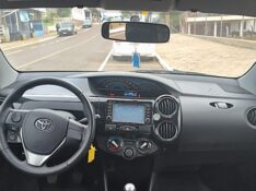 TOYOTA ETIOS 1.5 CROSS 2014/2015 ADRIANO VEÍCULOS CRUZEIRO DO SUL / Carros no Vale