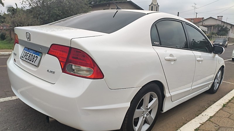 HONDA CIVIC 1.8 LXS 16V FLEX 4P AUTOMÁTICO 2008/2008 ADRIANO VEÍCULOS CRUZEIRO DO SUL / Carros no Vale