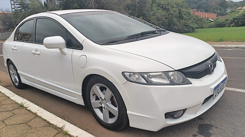 HONDA CIVIC 1.8 LXS 16V FLEX 4P AUTOMÁTICO 2008/2008 ADRIANO VEÍCULOS CRUZEIRO DO SUL / Carros no Vale