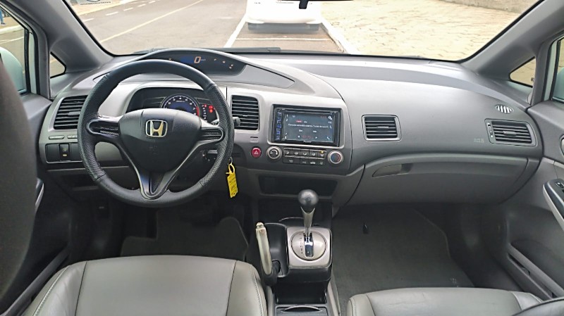 HONDA CIVIC 1.8 LXS 16V FLEX 4P AUTOMÁTICO 2008/2008 ADRIANO VEÍCULOS CRUZEIRO DO SUL / Carros no Vale