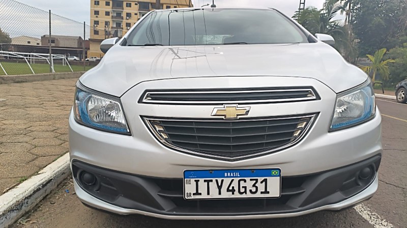 CHEVROLET ONIX 1.4 MT LT 2013/2013 ADRIANO VEÍCULOS CRUZEIRO DO SUL / Carros no Vale