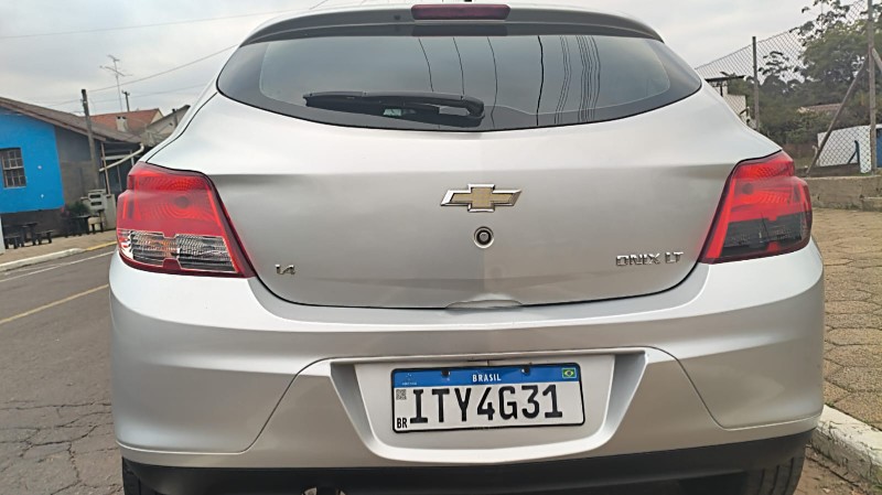 CHEVROLET ONIX 1.4 MT LT 2013/2013 ADRIANO VEÍCULOS CRUZEIRO DO SUL / Carros no Vale