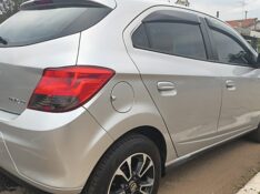 CHEVROLET ONIX 1.4 MT LT 2013/2013 ADRIANO VEÍCULOS CRUZEIRO DO SUL / Carros no Vale