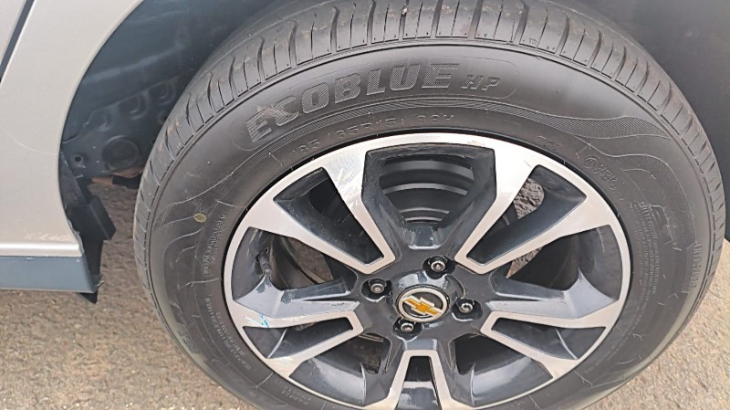 CHEVROLET ONIX 1.4 MT LT 2013/2013 ADRIANO VEÍCULOS CRUZEIRO DO SUL / Carros no Vale