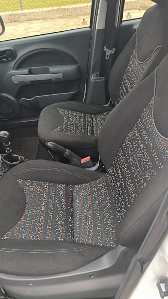 FIAT UNO 1.0 EVO VIVACE 8V FLEX 4P MANUAL 2012/2013 ADRIANO VEÍCULOS CRUZEIRO DO SUL / Carros no Vale