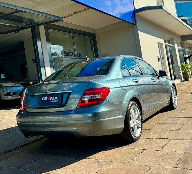 MERCEDES-BENZ C 180 1.8 CGI CLASSIC 16V TURBO 2011/2012 SÉTIMA VEÍCULOS GUAPORÉ / Carros no Vale