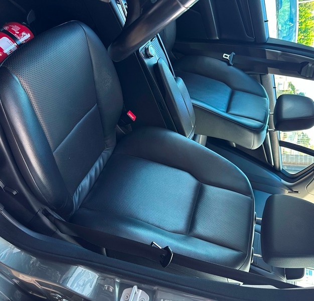 MERCEDES-BENZ C 180 1.8 CGI CLASSIC 16V TURBO 2011/2012 SÉTIMA VEÍCULOS GUAPORÉ / Carros no Vale