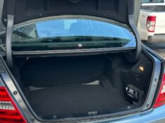 MERCEDES-BENZ C 180 1.8 CGI CLASSIC 16V TURBO 2011/2012 SÉTIMA VEÍCULOS GUAPORÉ / Carros no Vale