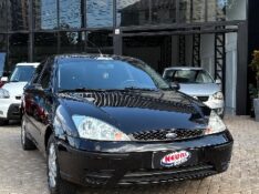 FORD FOCUS SEDAN FOCUS SEDAN 2.0 FLEX 4P AUT. 2004/2004 NEURI VEÍCULOS LAJEADO / Carros no Vale