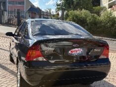 FORD FOCUS SEDAN FOCUS SEDAN 2.0 FLEX 4P AUT. 2004/2004 NEURI VEÍCULOS LAJEADO / Carros no Vale