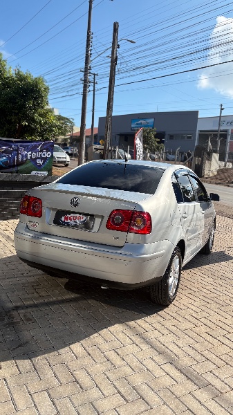 VOLKSWAGEN POLO 1.6 COMFORTLINE 2009/2009 NEURI VEÍCULOS LAJEADO / Carros no Vale VOLKSWAGEN POLO 1.6 COMFORTLINE 2009/2009 NEURI VEÍCULOS LAJEADO / Carros no Vale