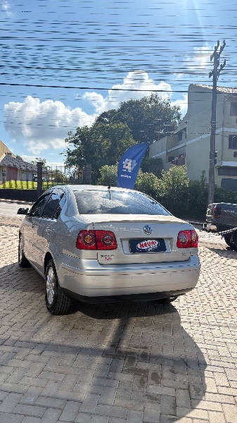 VOLKSWAGEN POLO 1.6 COMFORTLINE 2009/2009 NEURI VEÍCULOS LAJEADO / Carros no Vale VOLKSWAGEN POLO 1.6 COMFORTLINE 2009/2009 NEURI VEÍCULOS LAJEADO / Carros no Vale