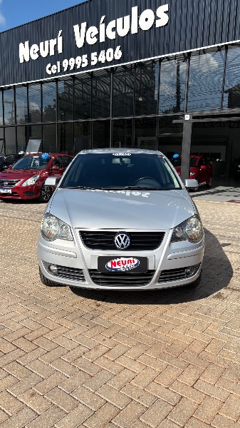 VOLKSWAGEN POLO 1.6 COMFORTLINE 2009/2009 NEURI VEÍCULOS LAJEADO / Carros no Vale VOLKSWAGEN POLO 1.6 COMFORTLINE 2009/2009 NEURI VEÍCULOS LAJEADO / Carros no Vale
