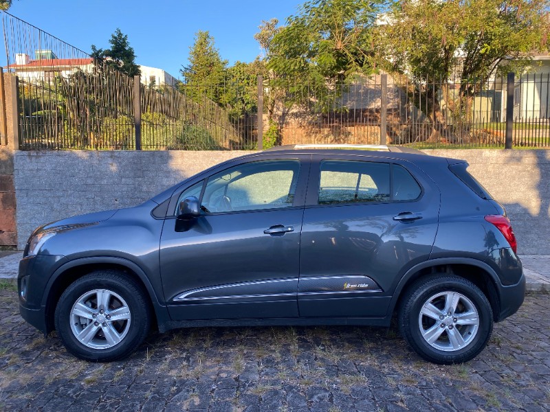 CHEVROLET TRACKER FREERIDE 1.8 2013/2014 ESTAÇÃO DO CARRO ESTRELA / Carros no Vale