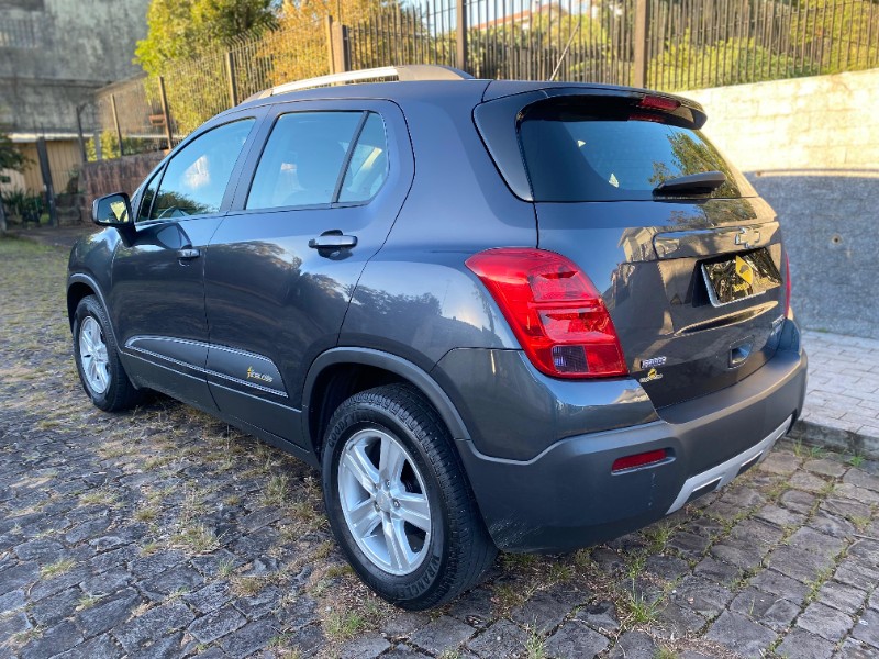 CHEVROLET TRACKER FREERIDE 1.8 2013/2014 ESTAÇÃO DO CARRO ESTRELA / Carros no Vale