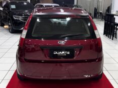 FORD FIESTA 1.0 PERSONNALITE 8V 2002/2003 DUARTE VEÍCULOS PORTO ALEGRE / Carros no Vale