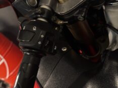 SUZUKI MOTOS GSX 1300 R HAYABUSA /2007 EXCLUSIVO VEÍCULOS SANTA CRUZ DO SUL / Carros no Vale