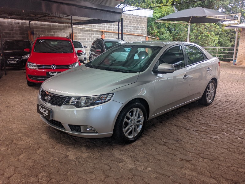 KIA CERATO 1.6 EX3 SEDAN 16V GASOLINA 4P AUTOMÁTICO 2010/2011 RICARDO VEÍCULOS TEUTÔNIA / Carros no Vale