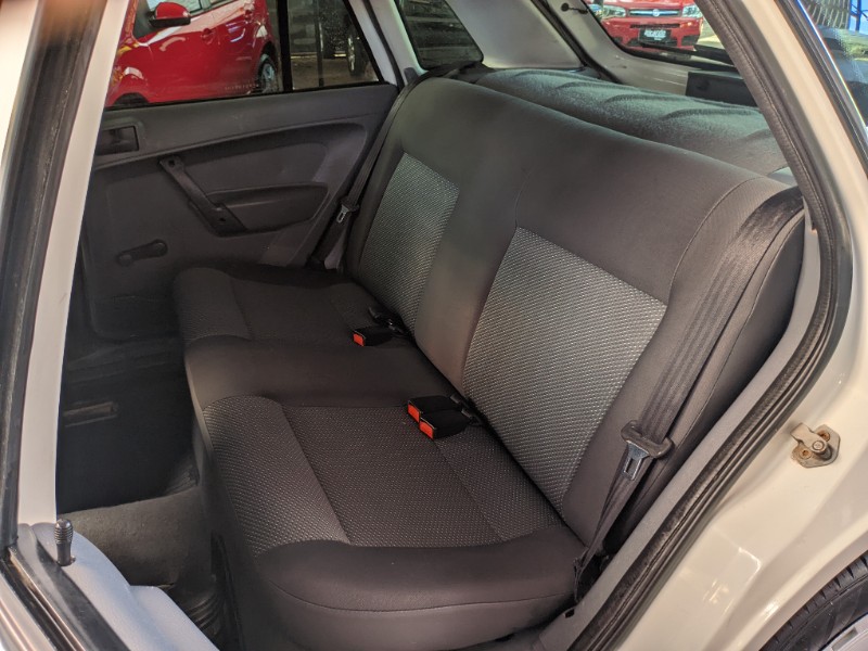VOLKSWAGEN GOL 1.0 CITY 2011/2012 RICARDO VEÍCULOS TEUTÔNIA / Carros no Vale