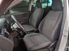 VOLKSWAGEN FOX 1.0 MI TREND 8V 2012/2013 RICARDO VEÍCULOS TEUTÔNIA / Carros no Vale